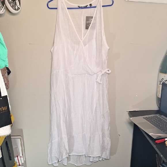 White Sleeveless  Faux Wrap Dress With Slip - Picture 1 of 7